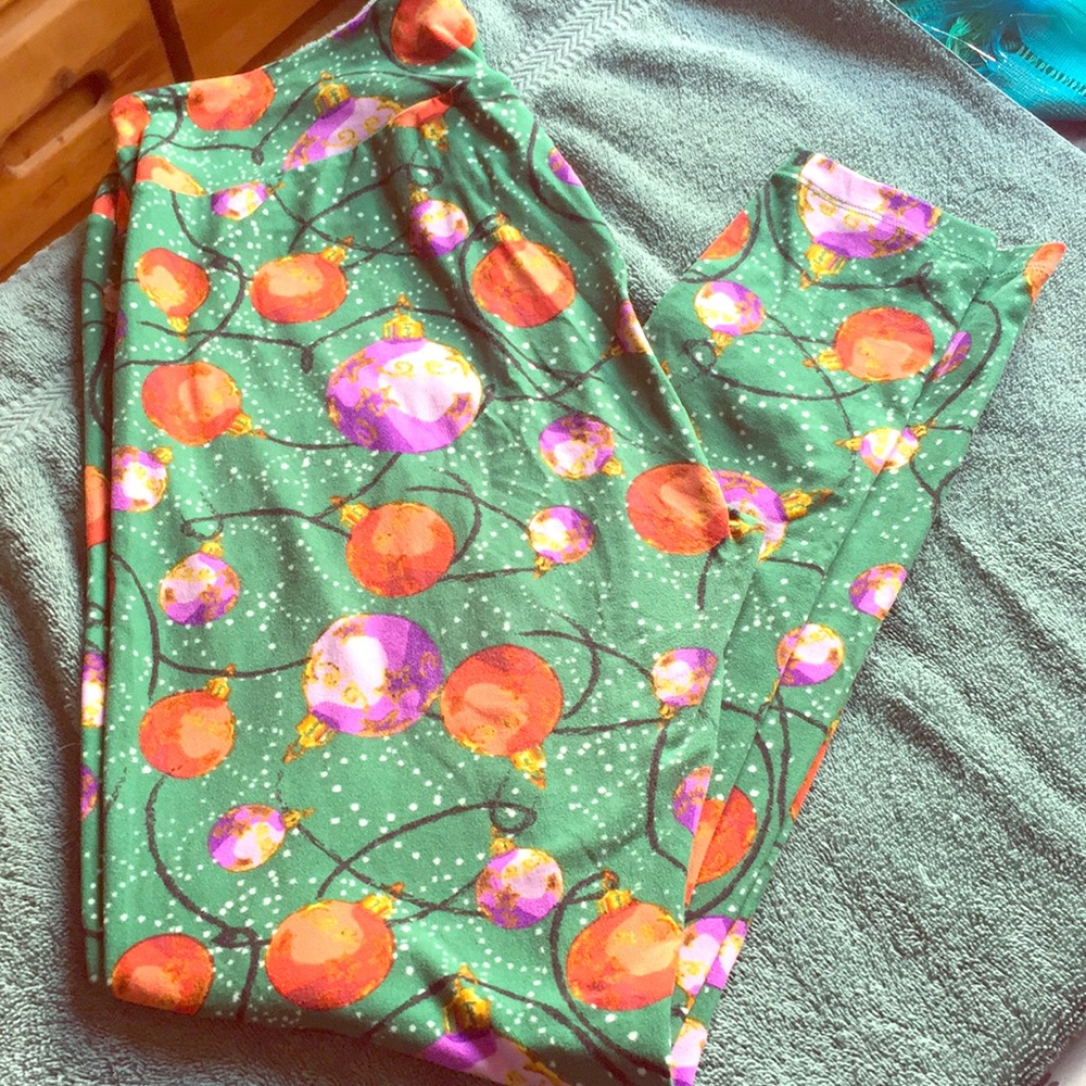 Lularoe TC Holiday Leggings Ornament Pattern
